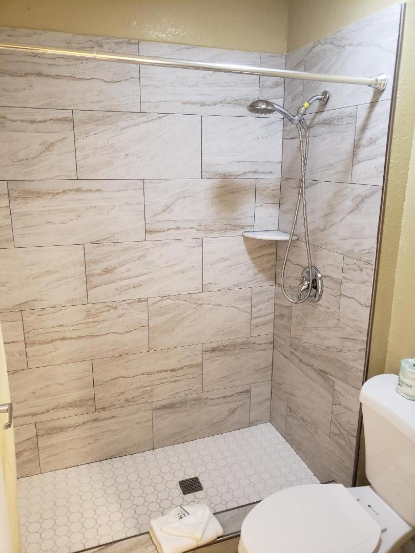 University Inn Fresno Kültér fotó